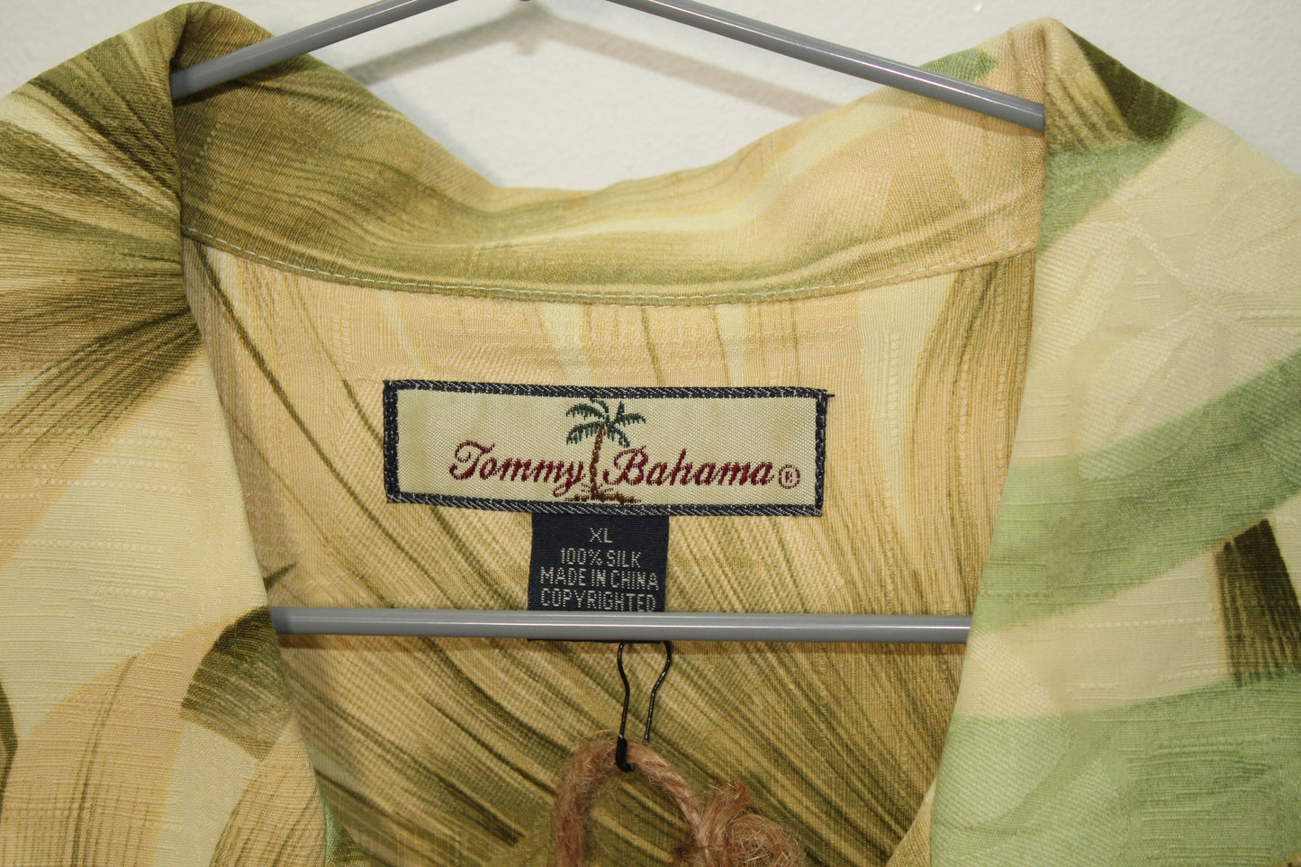 Hawaiana Vintage de Seda Tommy Bahama (XL)