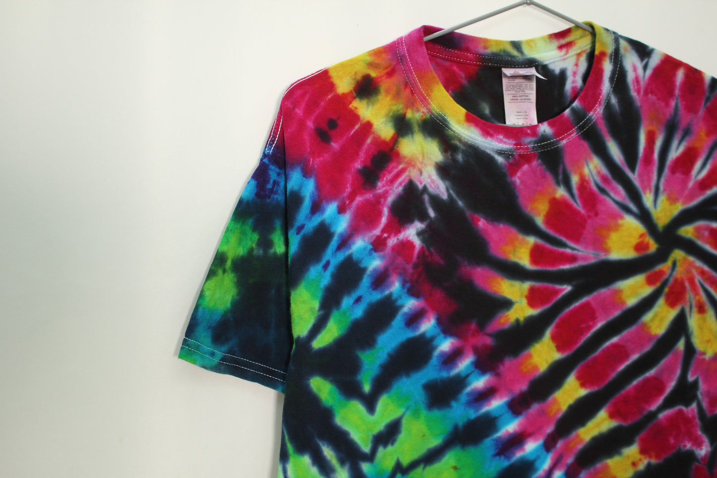 Camiseta tie-dye